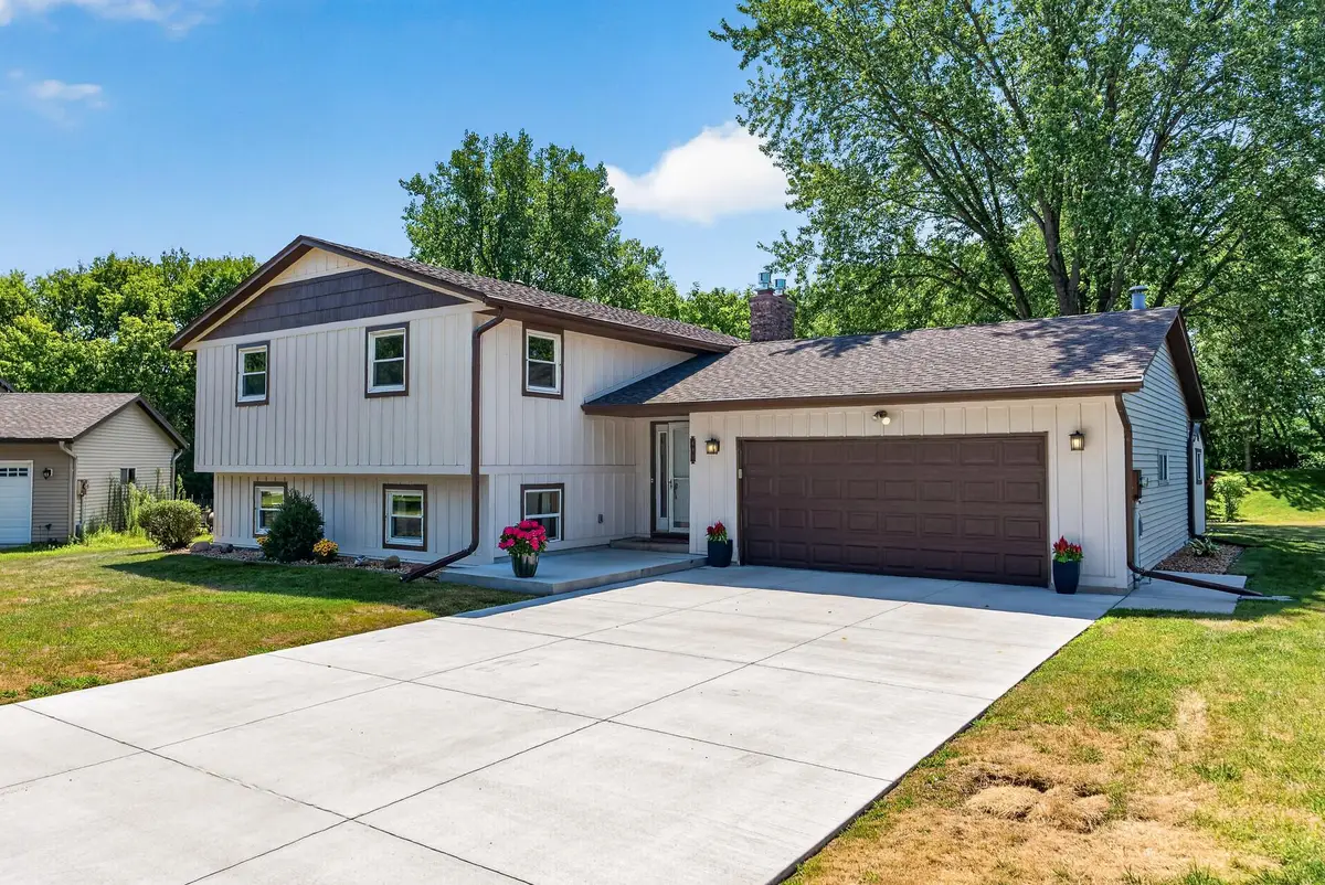 460 Hawes Avenue, Vadnais Heights, MN 55127 - #1