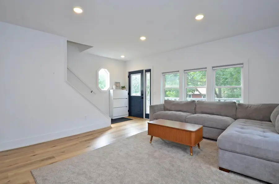 2479 14th Avenue E, North Saint Paul, MN 55109 - #3