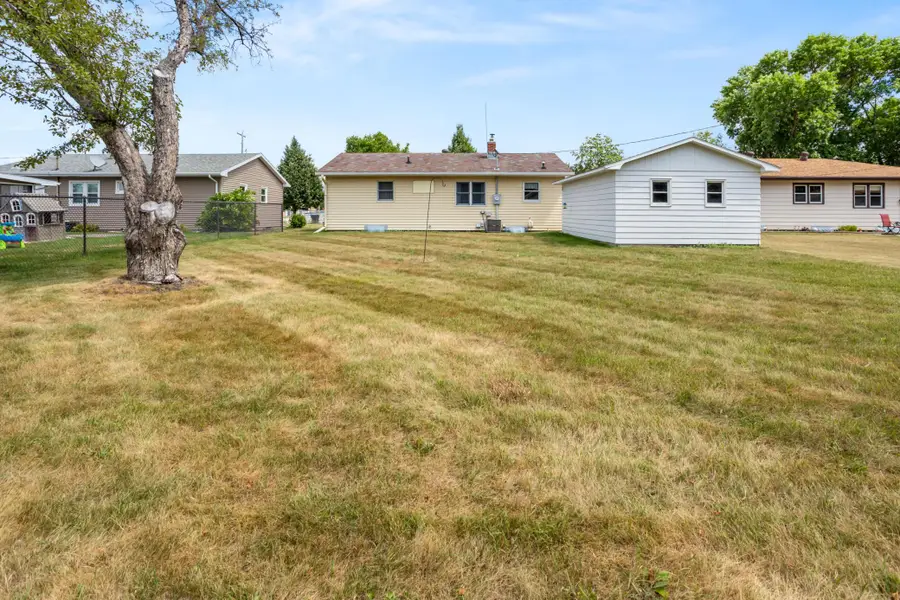 1805 17th Street S, Fargo, ND 58103 - #2