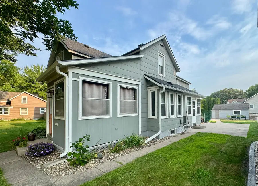 204 Elm Street Nw, Sleepy Eye, MN 56085 - #3