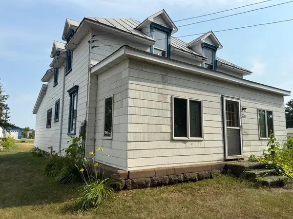 220 W Winona Avenue, Kellogg, MN 55945