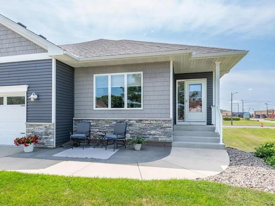 1290 Parkview Court, Shakopee, MN 55379 - #3
