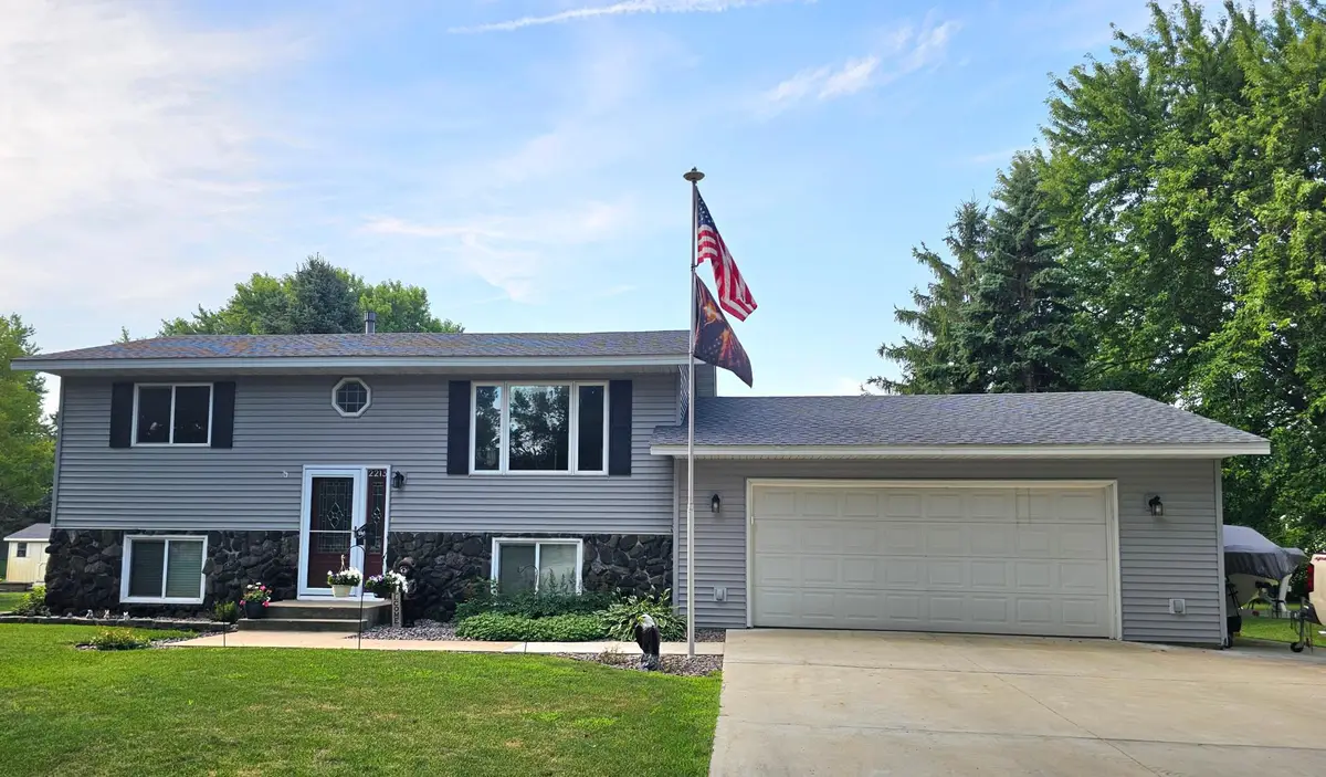 2213 20th Avenue Sw, Willmar, MN 56201 - #1