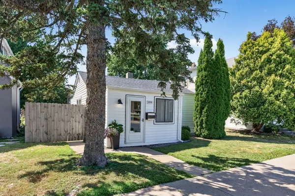 304 11th Avenue S, South Saint Paul, MN 55075