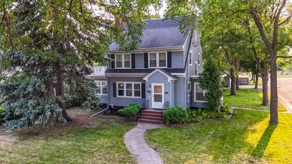 803 10th Street S, Moorhead, MN 56560