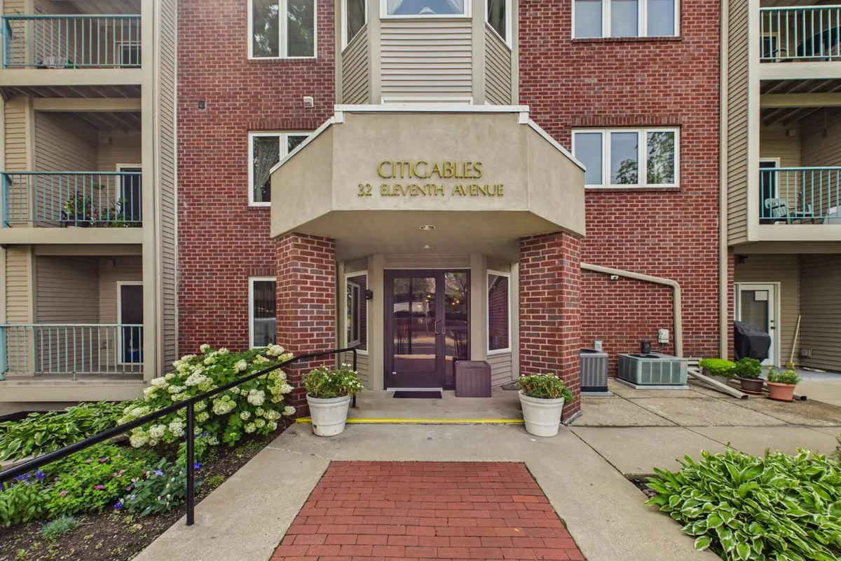 32 11th Avenue S #215, Hopkins, MN 55343 - #1