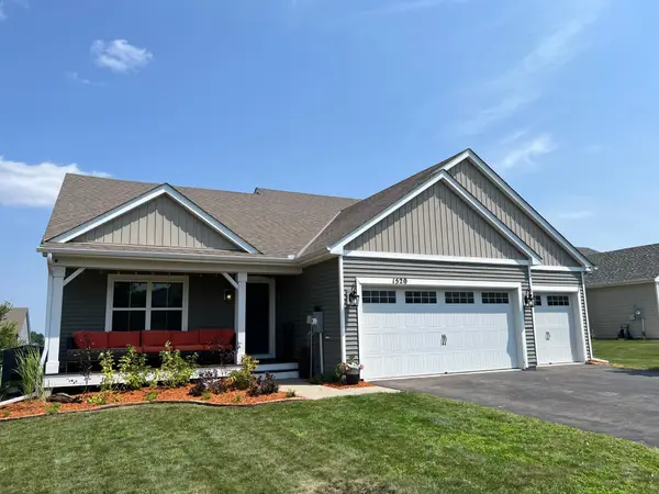 1520 Willow Circle, Shakopee, MN 55379