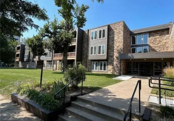 450 Ford Road #215, Saint Louis Park, MN 55426