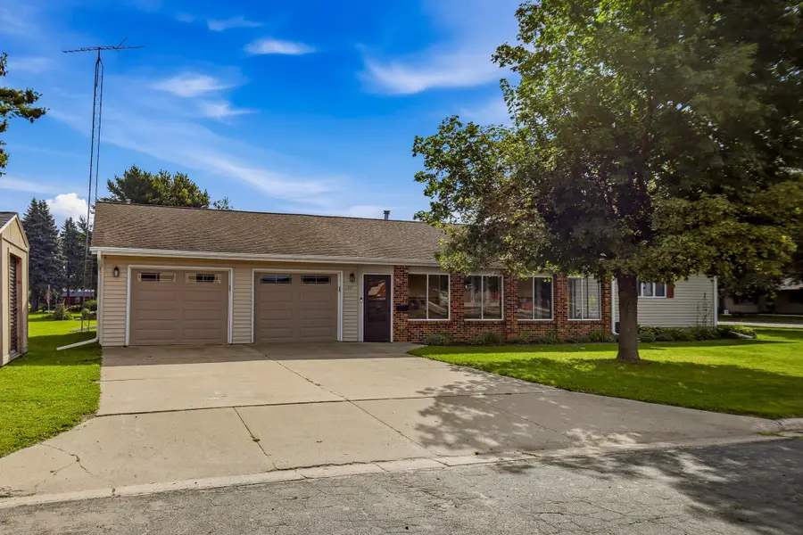211 4th Avenue Nw, Blooming Prairie, MN 55917 - #3