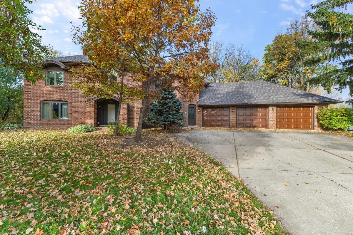 9581 Oxborough Curve, Bloomington, MN 55437 - #1