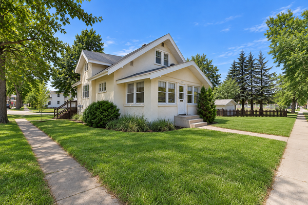 403 5th Street Ne, Staples, MN 56479