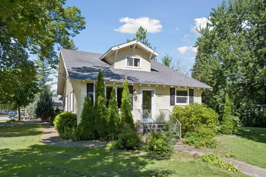 220 S Mccornell Avenue, Parkers Prairie, MN 56361 - #2