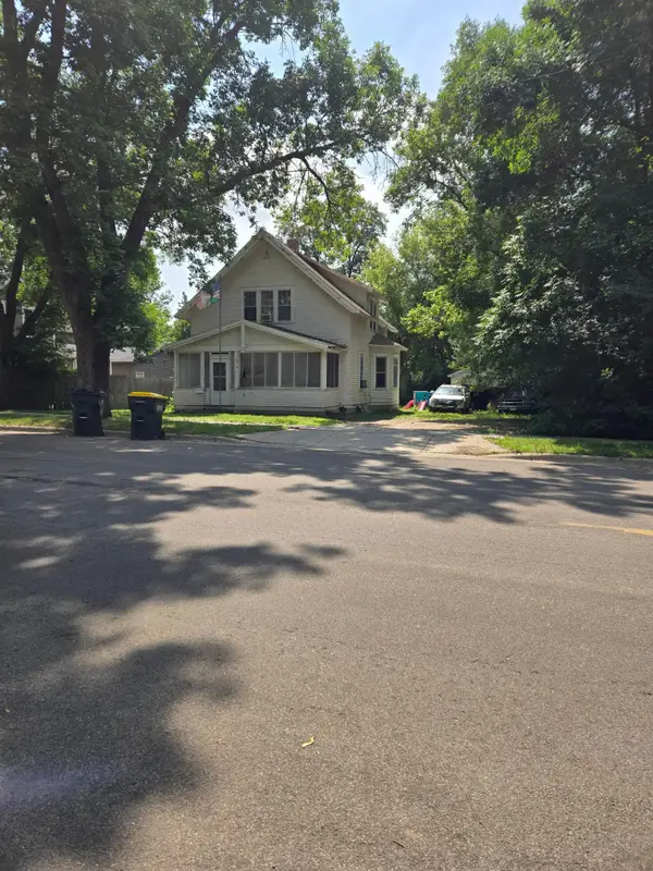 1105 Trott Avenue Sw, Willmar, MN 56201