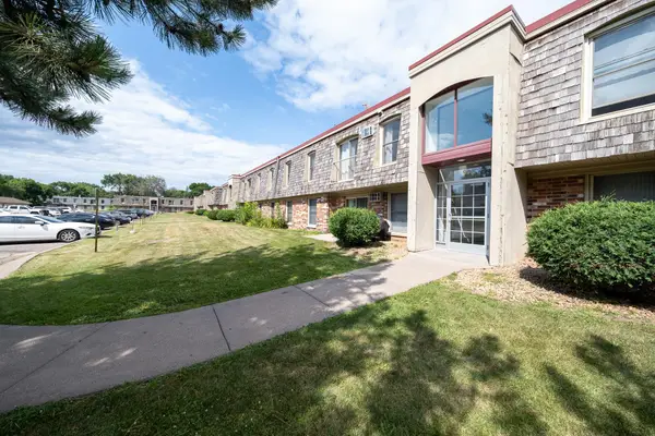 917 11th Avenue S #2, Hopkins, MN 55343