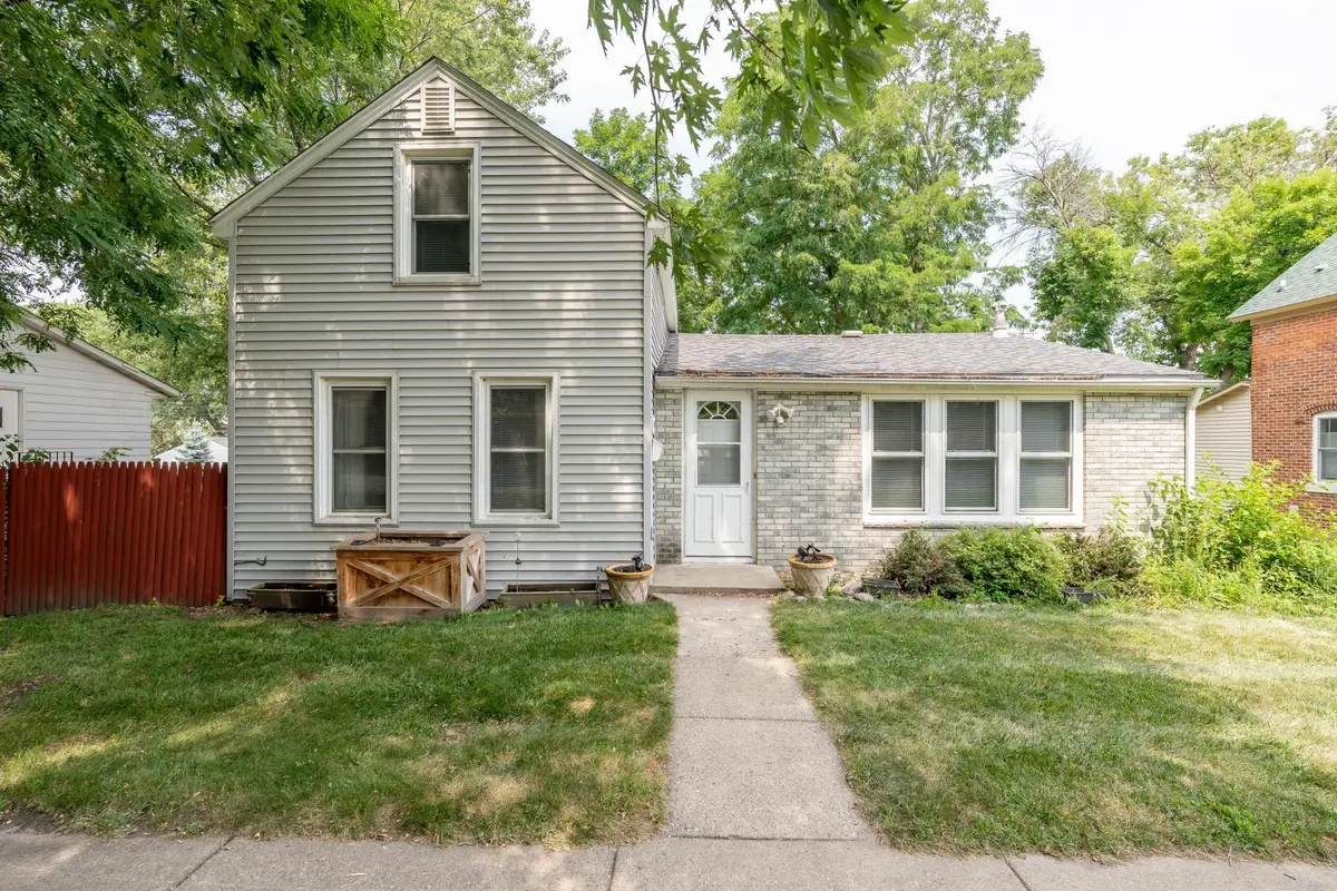 411 3rd Avenue W, Shakopee, MN 55379 - #1