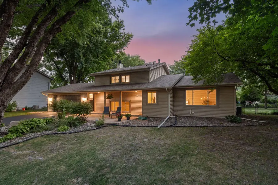 514 Laredo Lane, Chanhassen, MN 55317 - #3