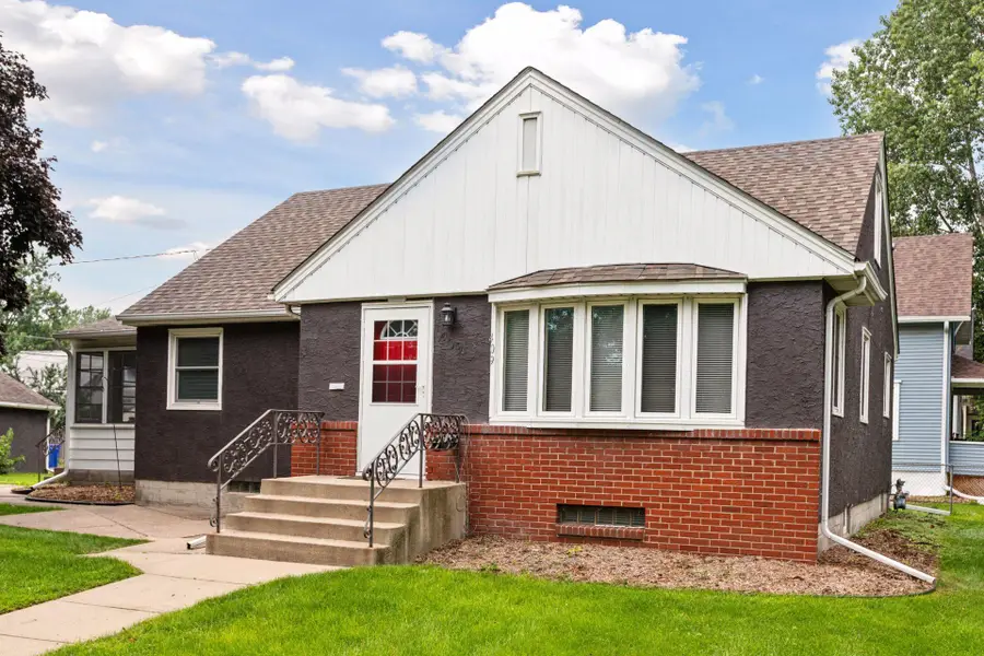 409 Milton Street S, Saint Paul, MN 55102 - #2