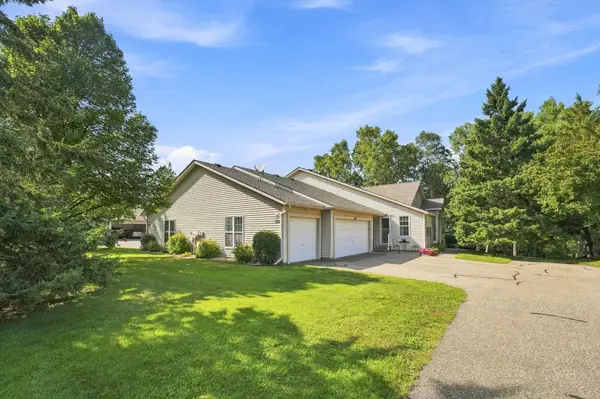 132 Wedgewood Court, Mahtomedi, MN 55115