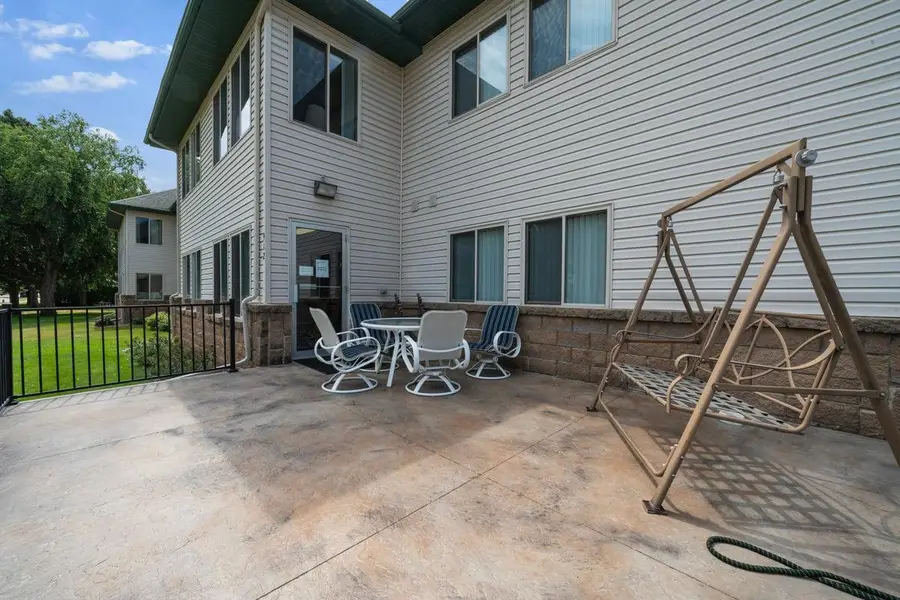 912 Hawthorne Street #104, Alexandria, MN 56308 - #3