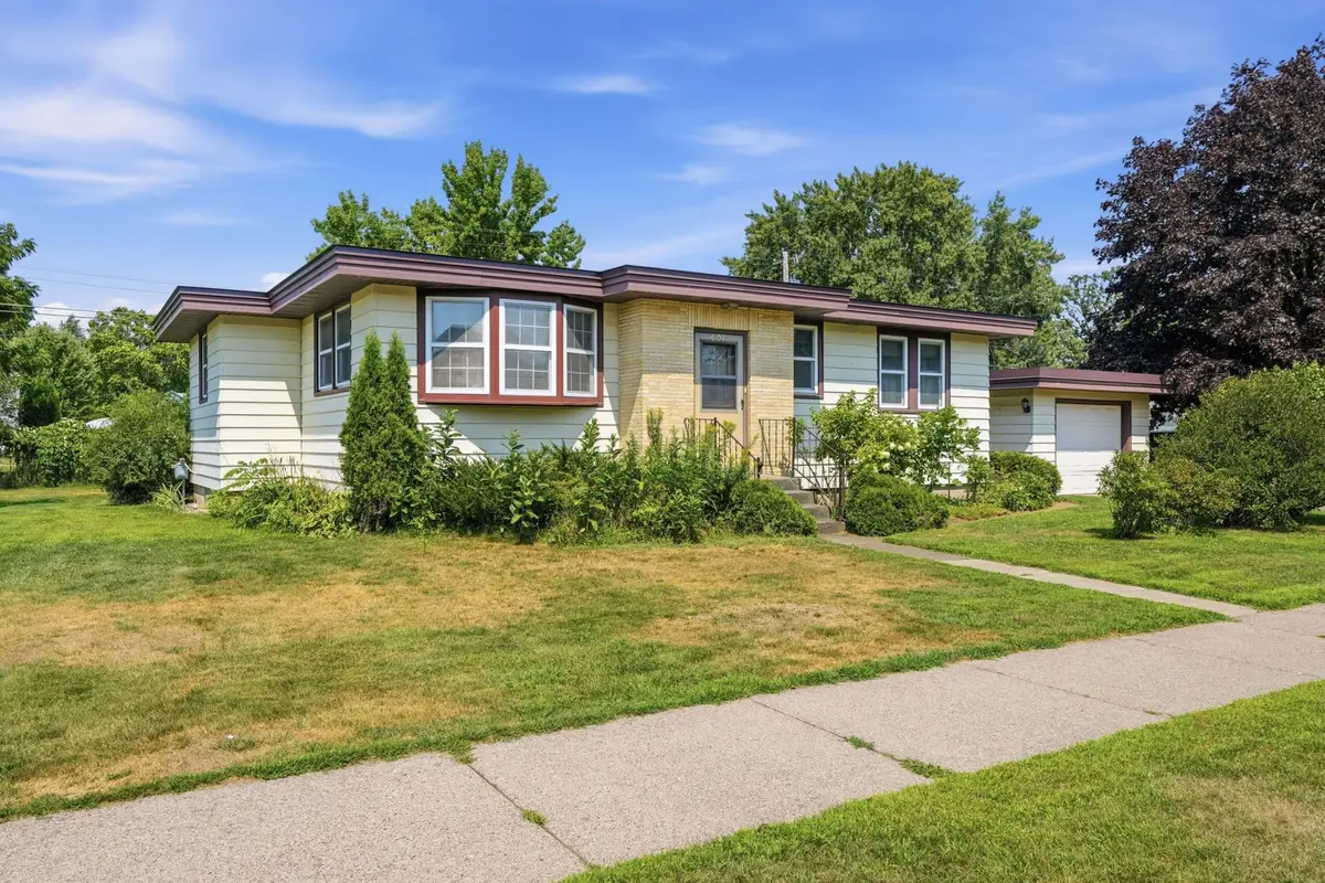 407 W Buckman Street, Augusta, WI 54722 - #1