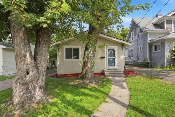 1037 Gould Avenue Ne, Columbia Heights, MN 55421
