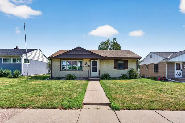 1582 Hoyt Avenue E, Saint Paul, MN 55106