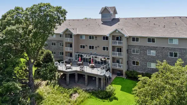 1321 Lake Drive W #123, Chanhassen, MN 55317