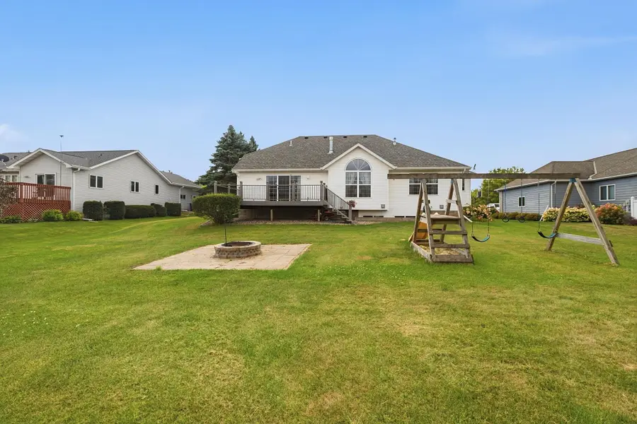 109 Anglewood Drive, Kenyon, MN 55946 - #3