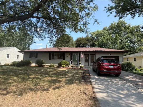 5457 Horizon Drive Ne, Fridley, MN 55421