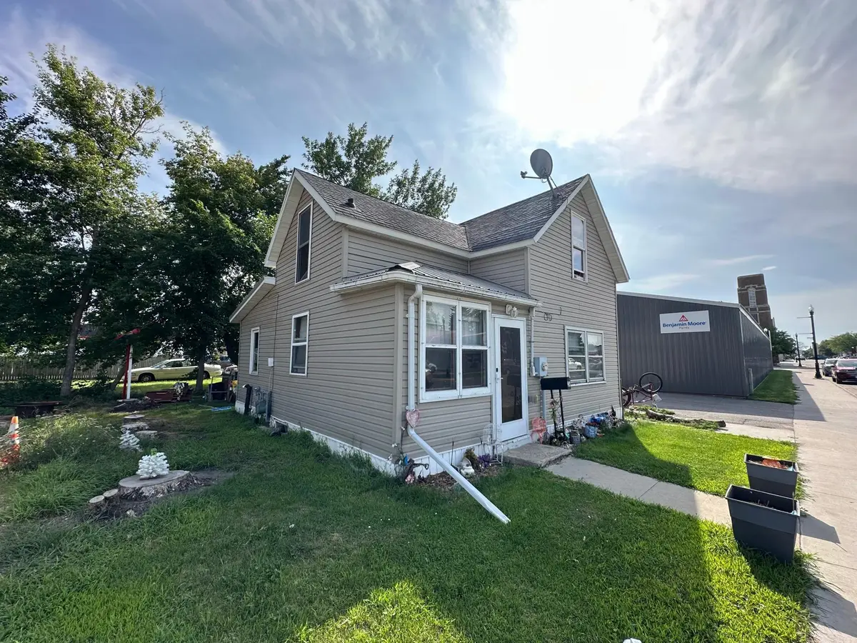 314 4th Street E, Thief River Falls, MN 56701 - #1