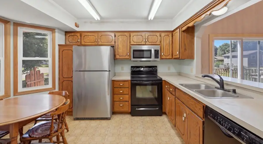 9741 Thomas Avenue N, Brooklyn Park, MN 55444 - #3