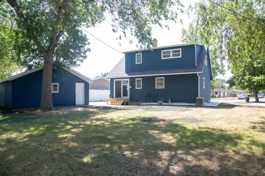 230 5th Avenue E, West Fargo, ND 58078 - #3