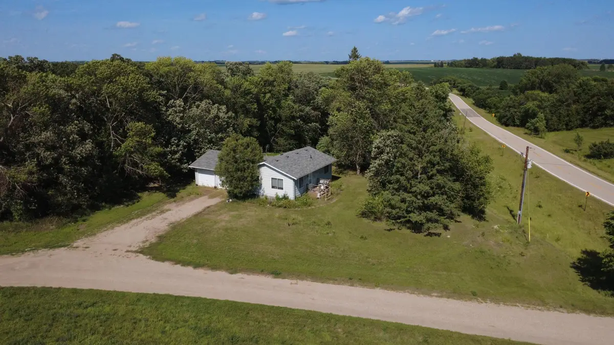 2134 County Road 1 Nw, Evansville, MN 56326 - #1