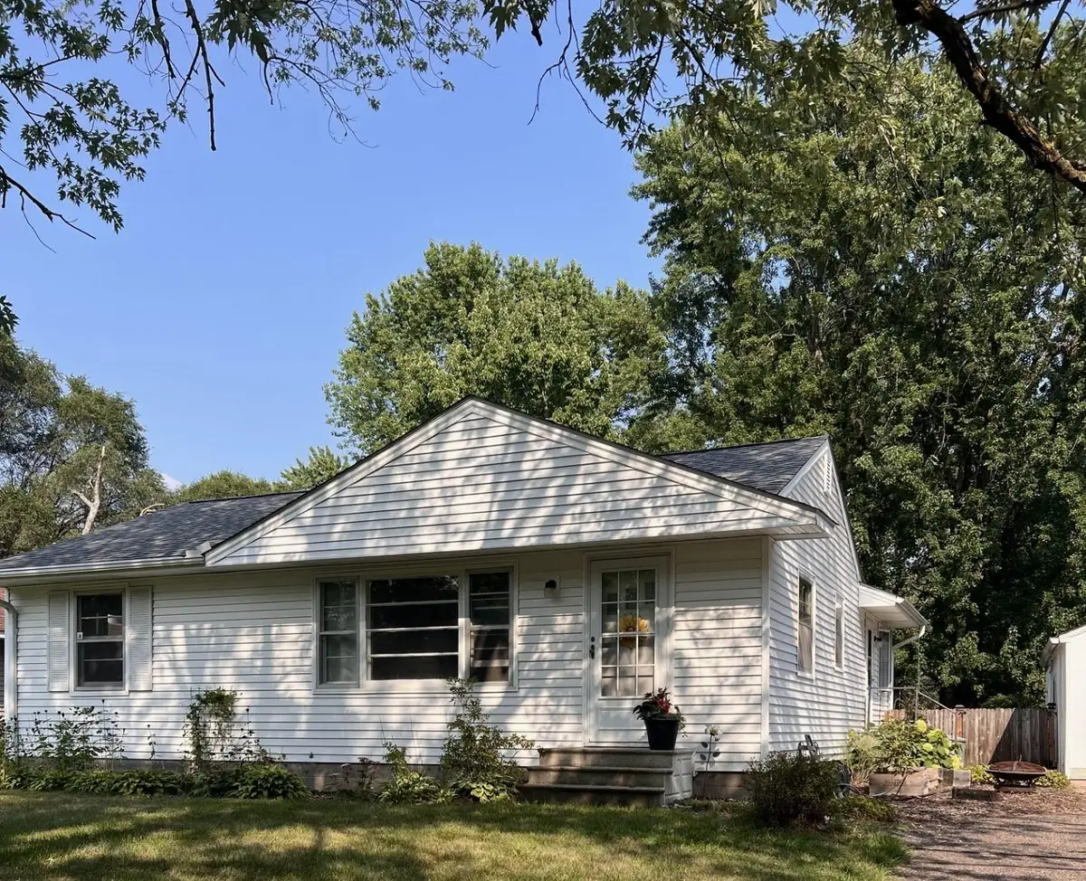 5902 Saint Albans Street N, Shoreview, MN 55126 - #1