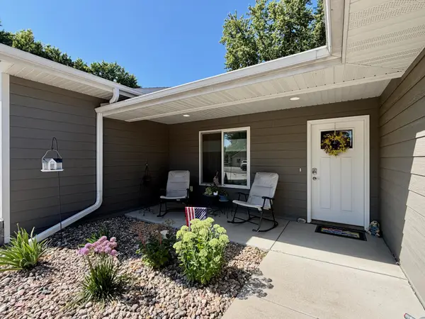 104 W Barck Avenue, Luverne, MN 56156
