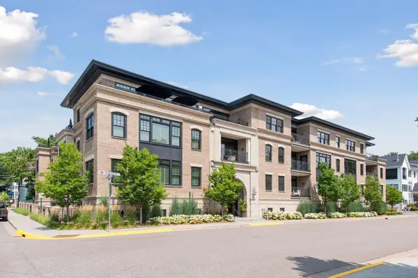 240 Minnetonka Avenue S #304, Wayzata, MN 55391