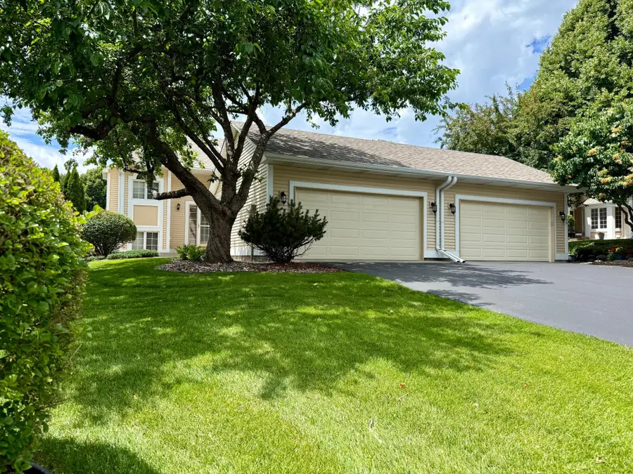 808 Winterberry Drive, Woodbury, MN 55125 - #2
