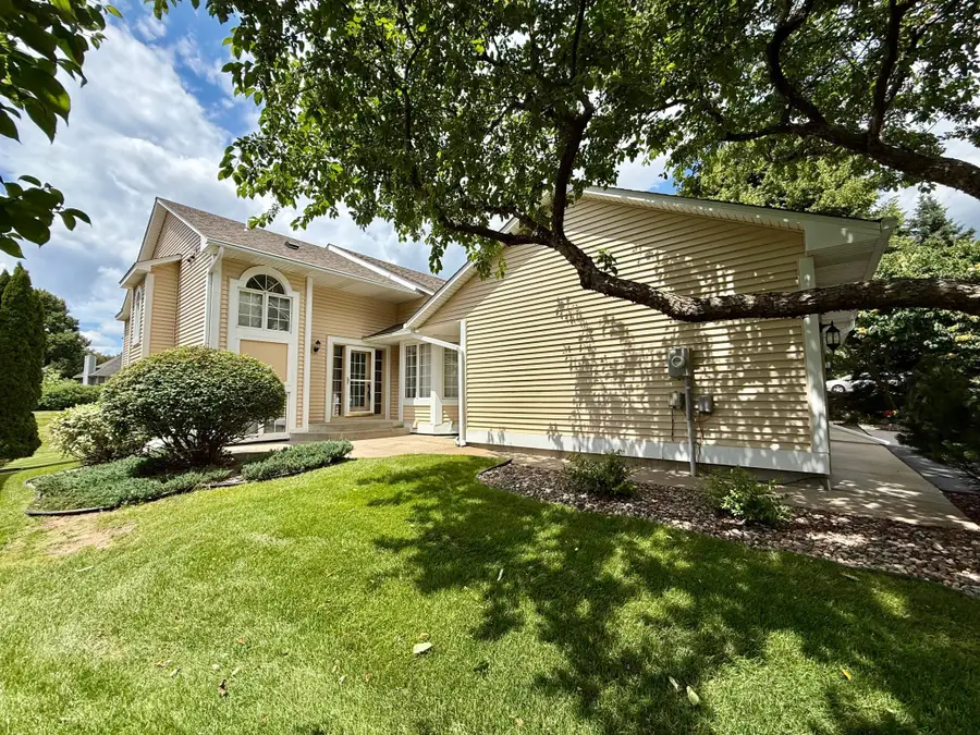 808 Winterberry Drive, Woodbury, MN 55125 - #3