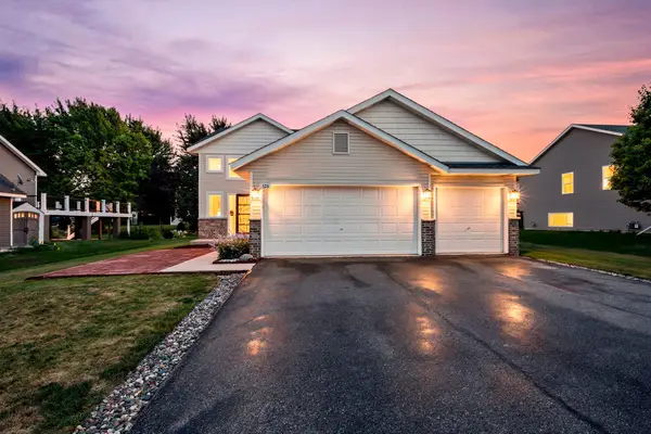 526 Hackney Avenue, Shakopee, MN 55379