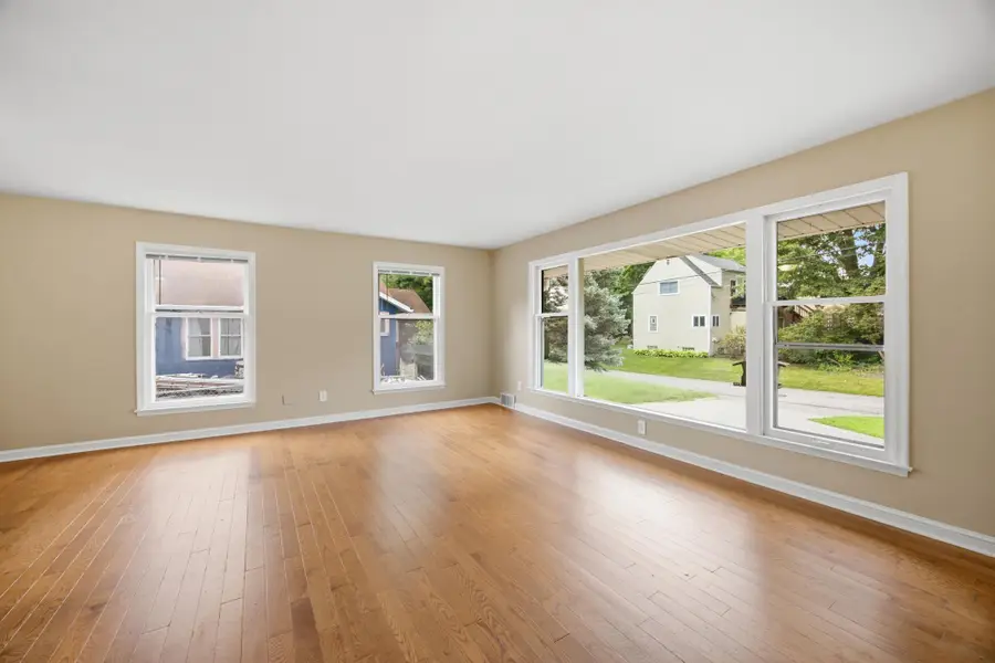 5410 44th Avenue N, Robbinsdale, MN 55422 - #3