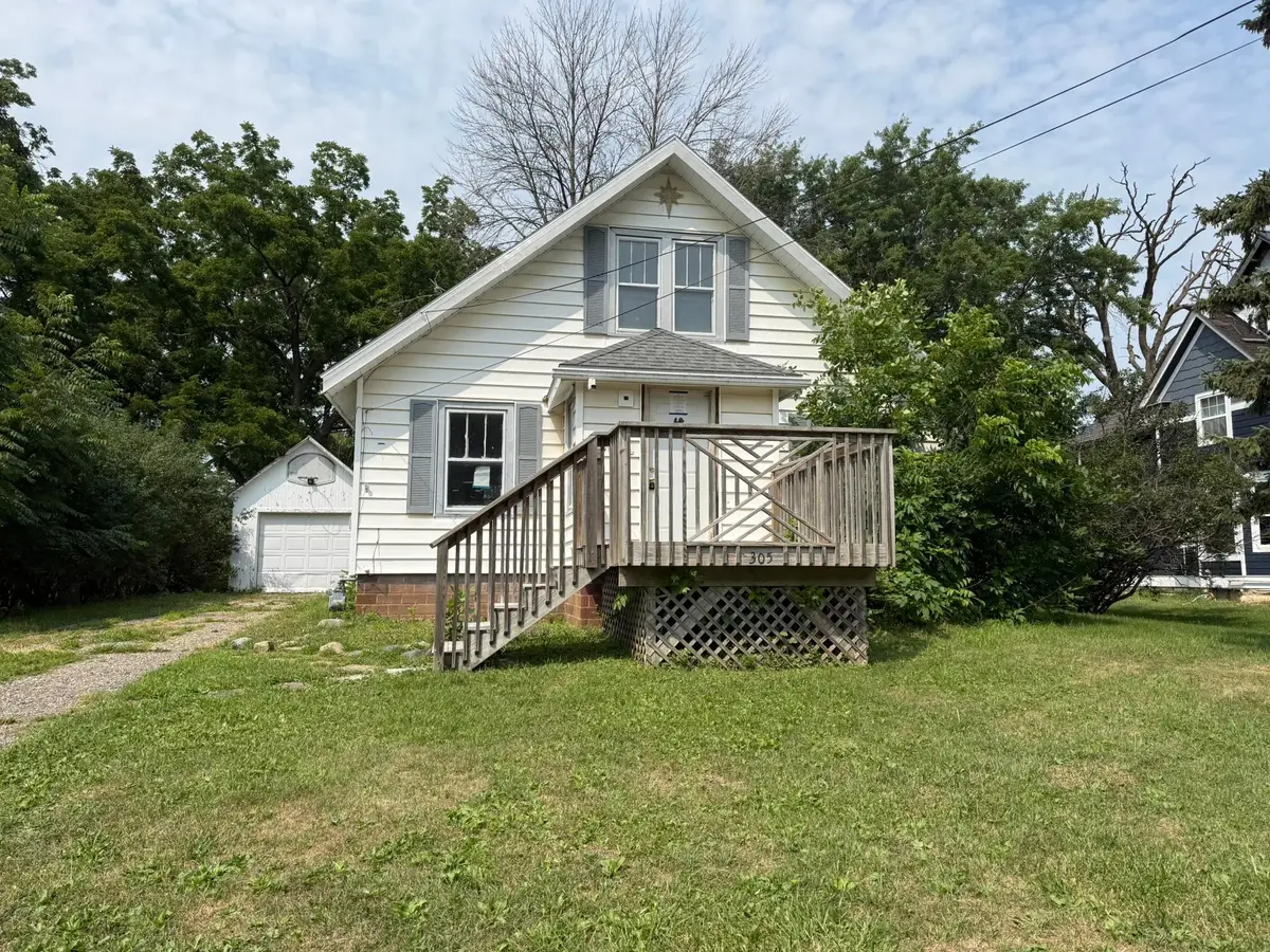 305 1st Avenue Ne, Dodge Center, MN 55927 - #1
