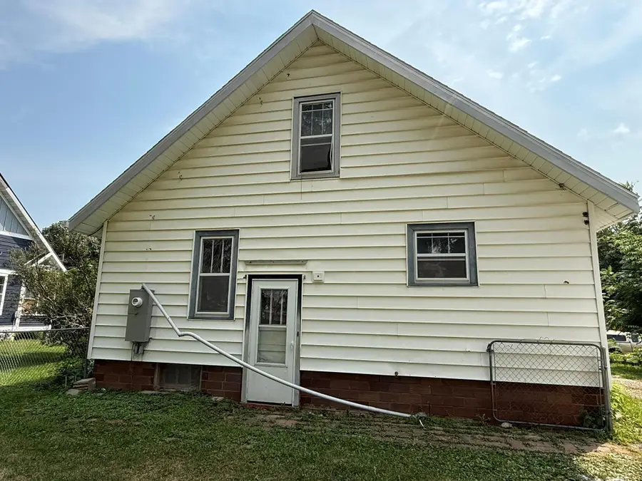 305 1st Avenue Ne, Dodge Center, MN 55927 - #2