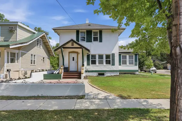 901 College Street N, Fargo, ND 58102