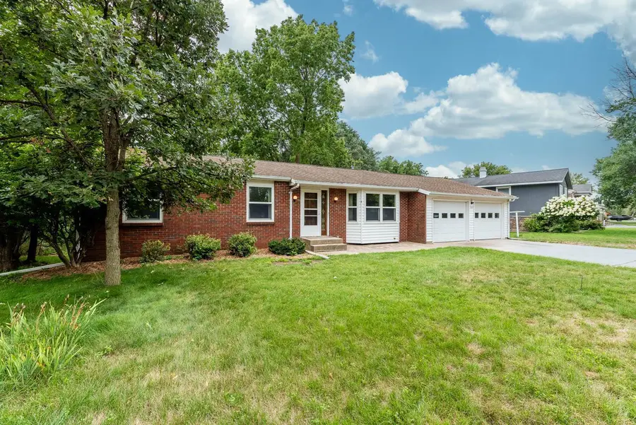 1833 Crestview Drive, New Ulm, MN 56073 - #2