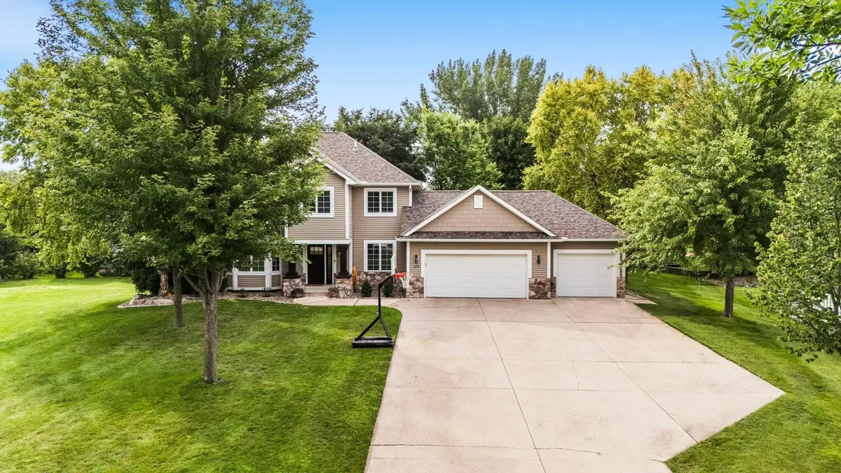 1373 Heritage Avenue Nw, Hutchinson, MN 55350 - #1