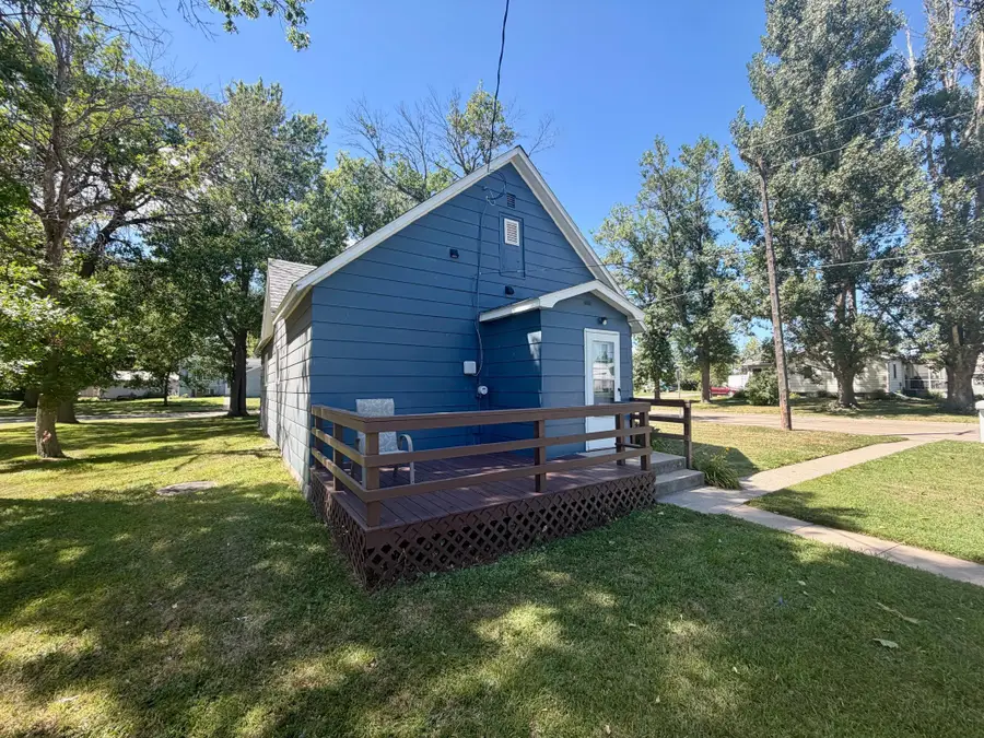 251 3rd Avenue N, Casselton, ND 58012 - #3