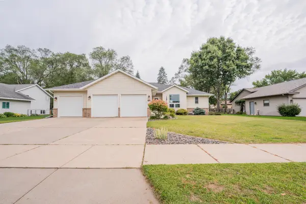 1704 Sierra Drive S, Eau Claire, WI 54701