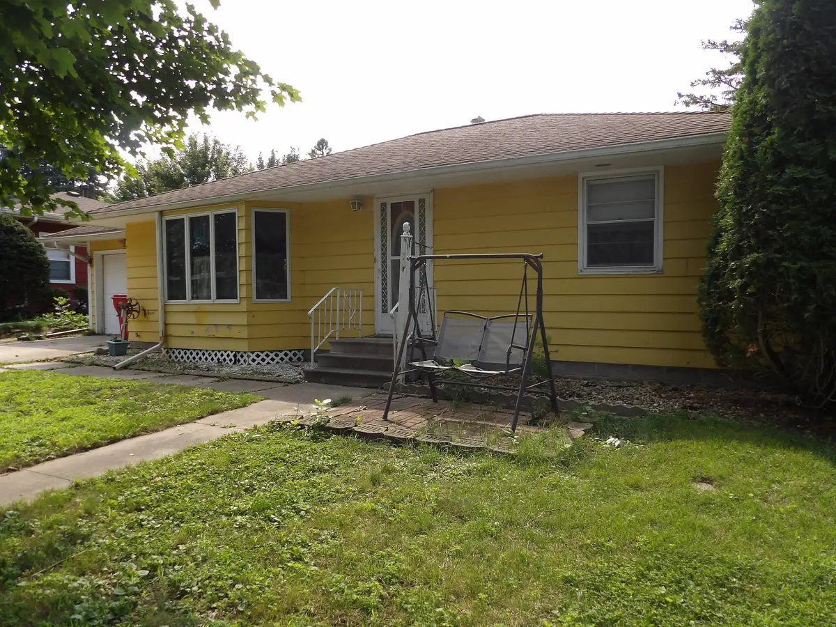 305 16th Street Nw, Austin, MN 55912 - #1