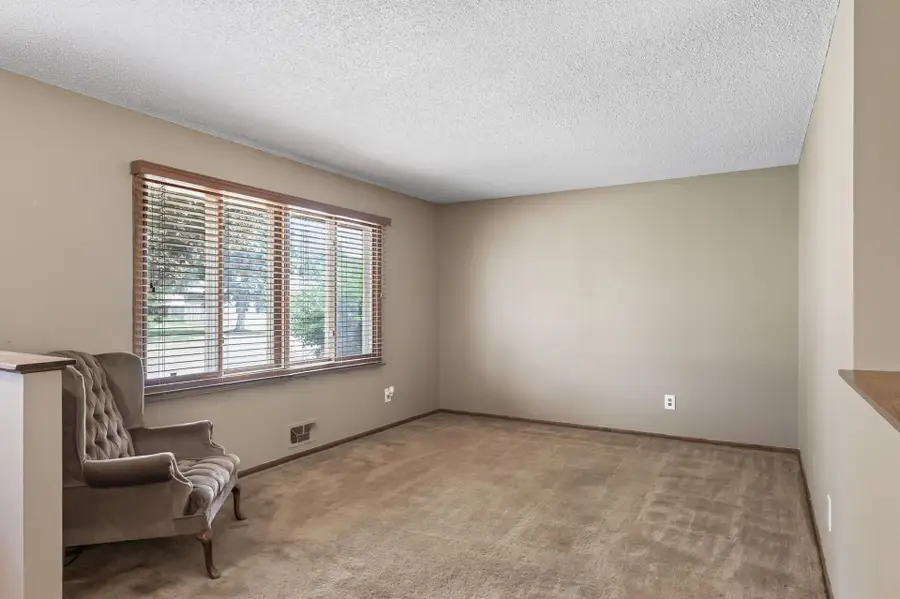 8211 Sheridan Avenue N, Brooklyn Park, MN 55444 - #3