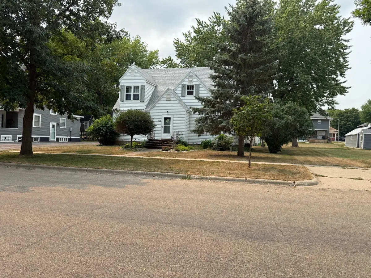 715 N Mckenzie Street, Luverne, MN 56156 - #1